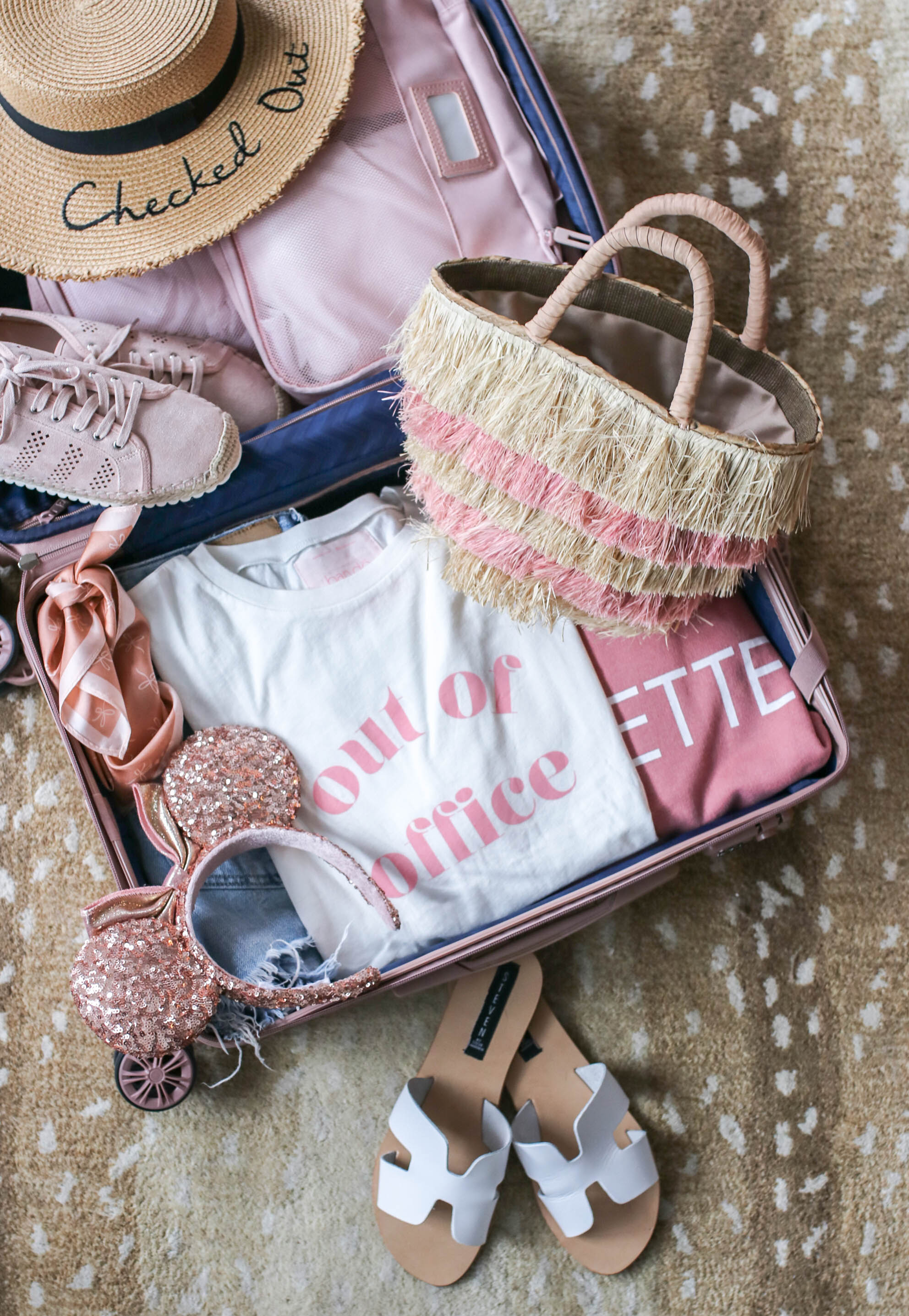 Best Travel Products, Favorite Travel Products, Rose Gold Luggage, Calpak Rose Gold Luggage